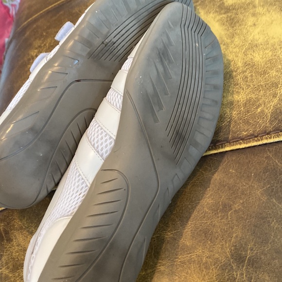 Walking Cradles 9 white adjustable strap comfort shoes - Picture 7 of 7